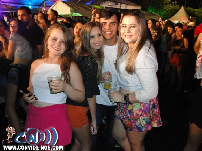 festeja107.jpg